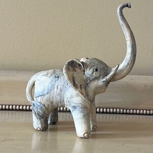 Set of 2 Clay elephants